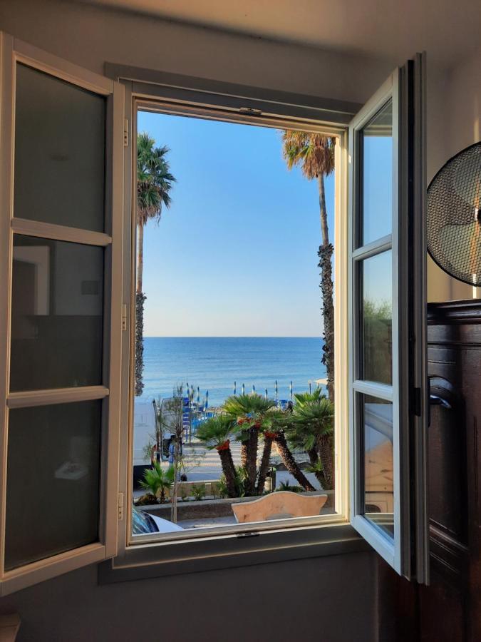 Finestre Sul Mare Villa San Lorenzo al Mare Oda fotoğraf